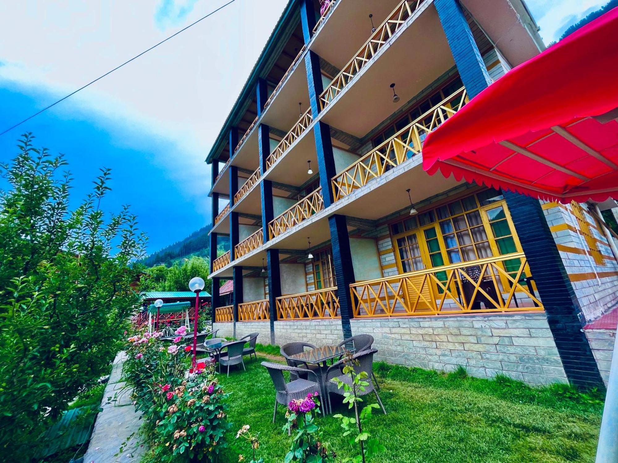 Naina Deventure Resort, Manali - Premium Rooms With Centrally Heated & Scenic View - Manali (Himachal Pradesh), Manali