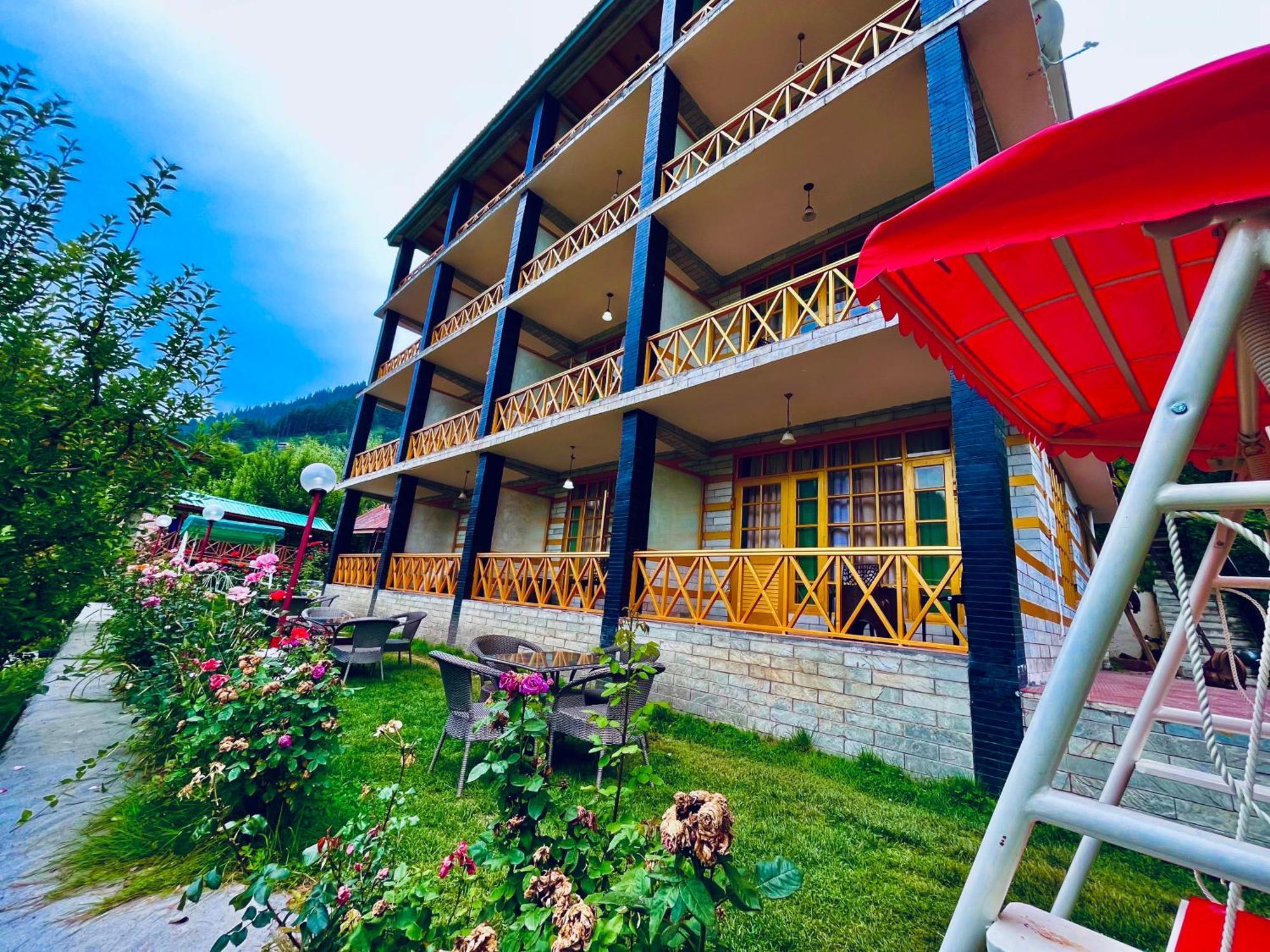 Naina Deventure Resort, Manali - Premium Rooms With Centrally Heated & Scenic View - Manali (Himachal Pradesh) — Photos 2
