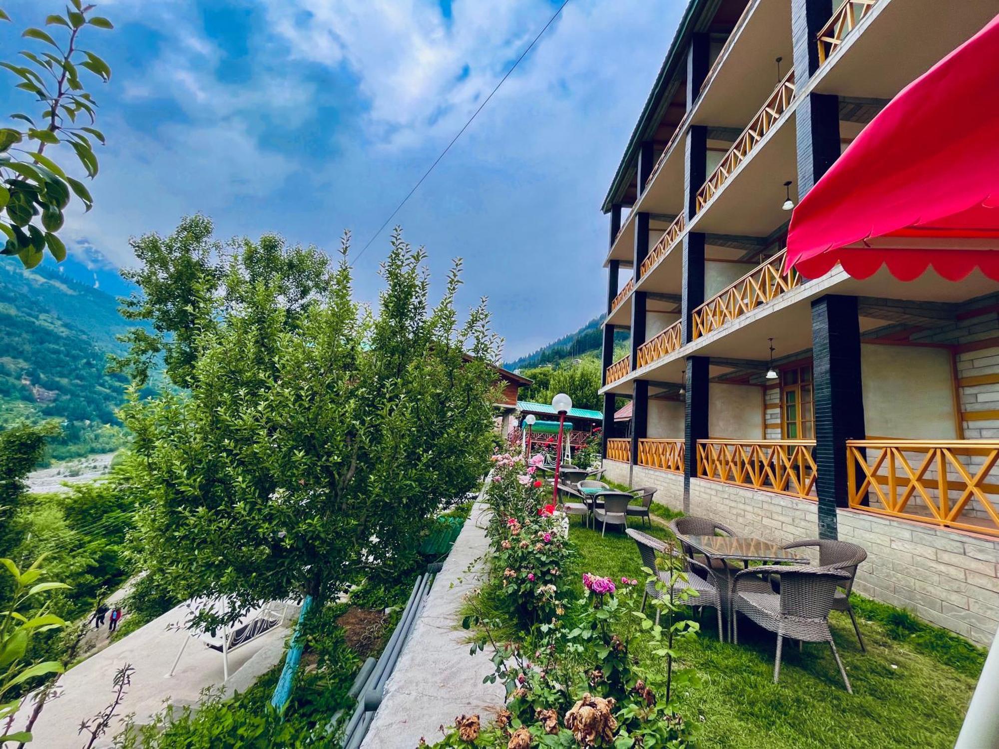 Naina Deventure Resort, Manali - Premium Rooms With Centrally Heated & Scenic View - Manali (Himachal Pradesh) — Photos 3